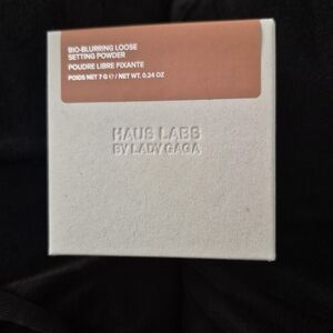 Haus Labs By Lady Gaga Setting Powder in Deep Honey